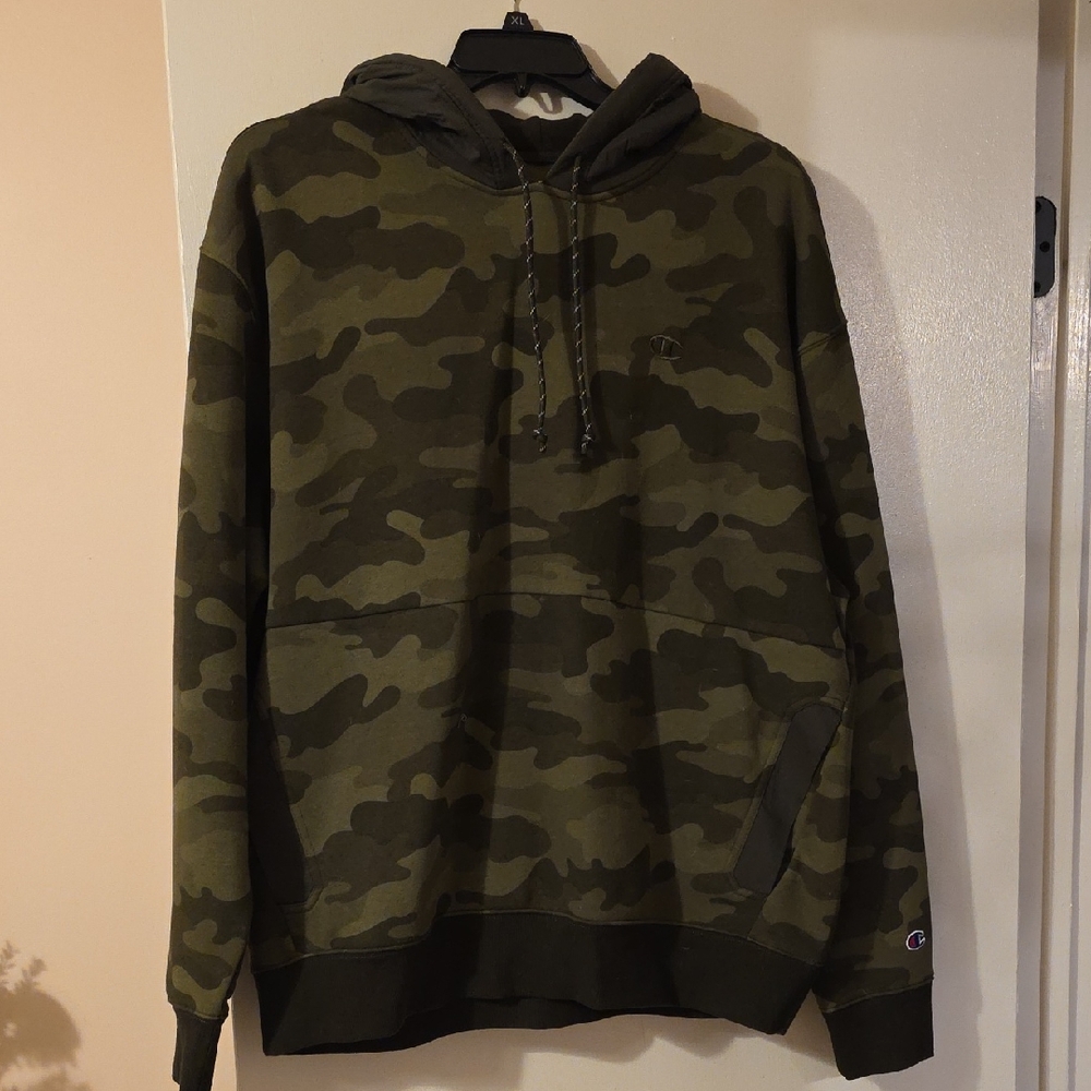 Champion XL Men's Green Camouflage Hoodie